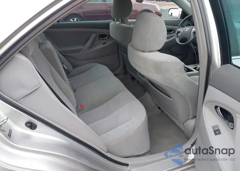 2010 Toyota Camry Le z USA, uszkodzony, nr VIN 4T1BF3EK5AU055939